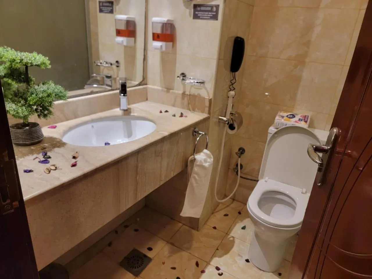 ***  Al Ard Al Mutamayeza Hotel Makkah Mecca Saudi Arabia